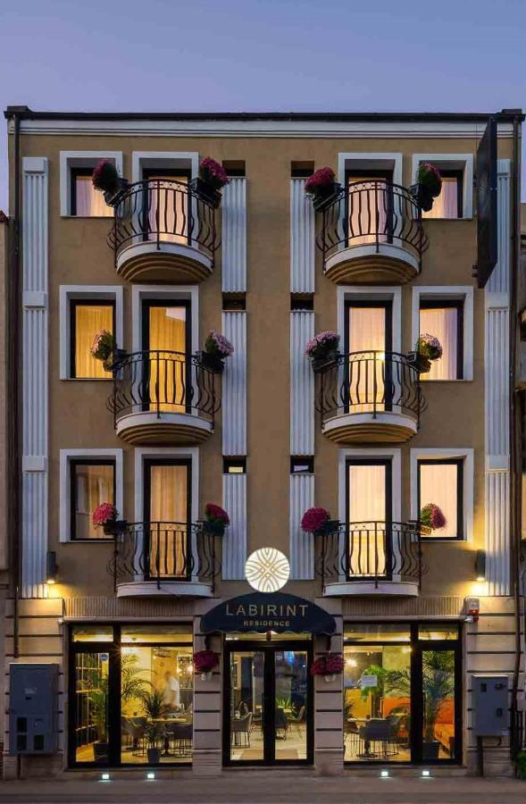 Labirint Boutique Hotel Bukarest Kültér fotó